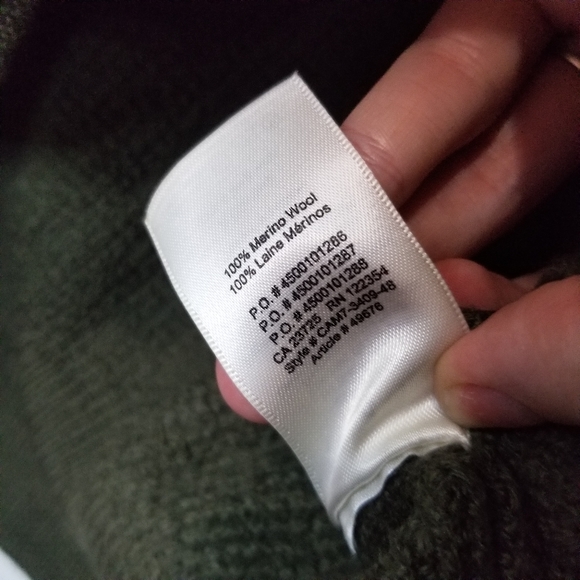 Aritzia Wilfred Free 100% merino wool sweater - Picture 8 of 8